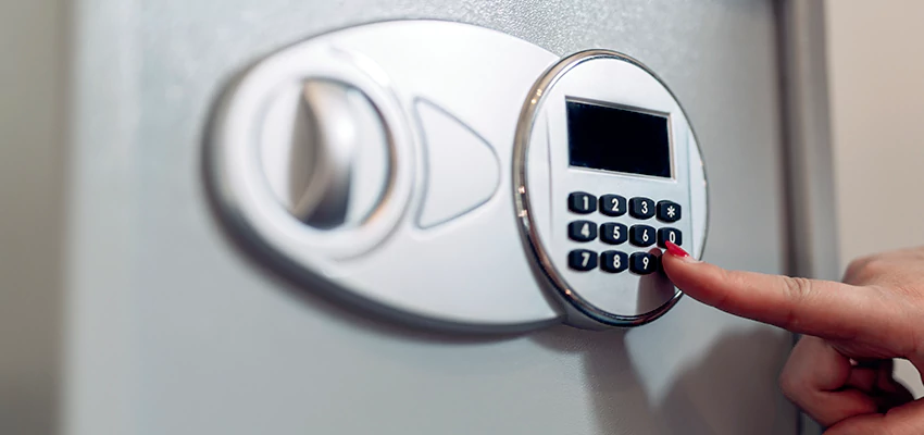 Jewelry Safe Cracking in Westminster, California