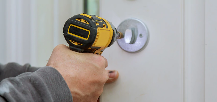 Street Locksmith For Smart Lock Repair in Westminster, CA